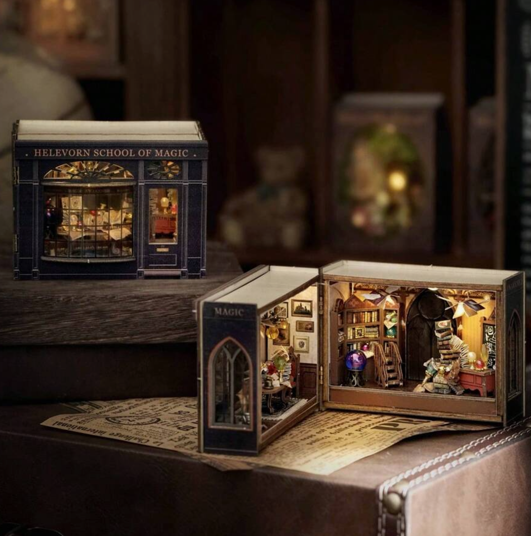 Elf Book Nook Mini Worlds 3D Kit with Magnetic Scenes and LED Lighting